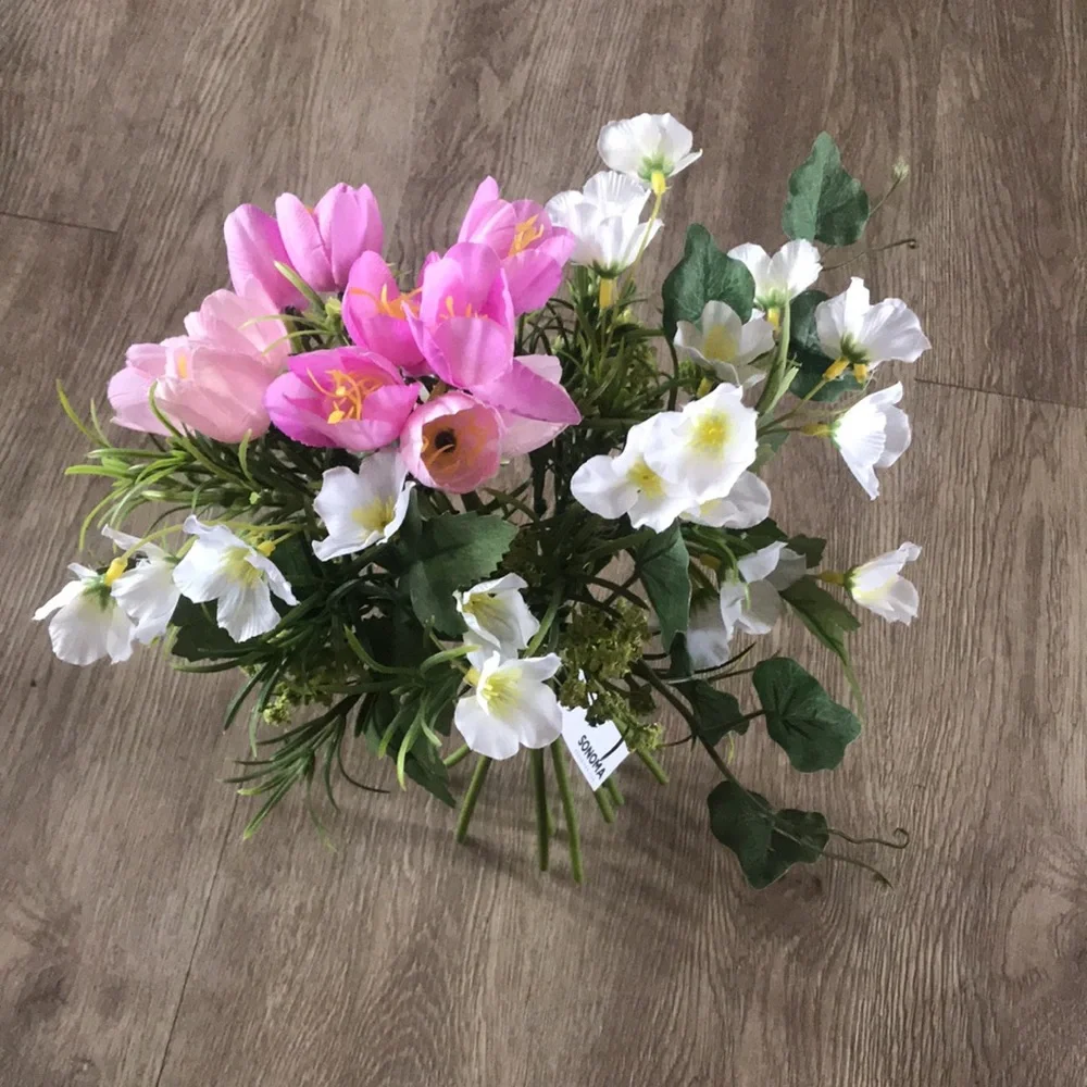 Tulip Faux floral bouquet table decor